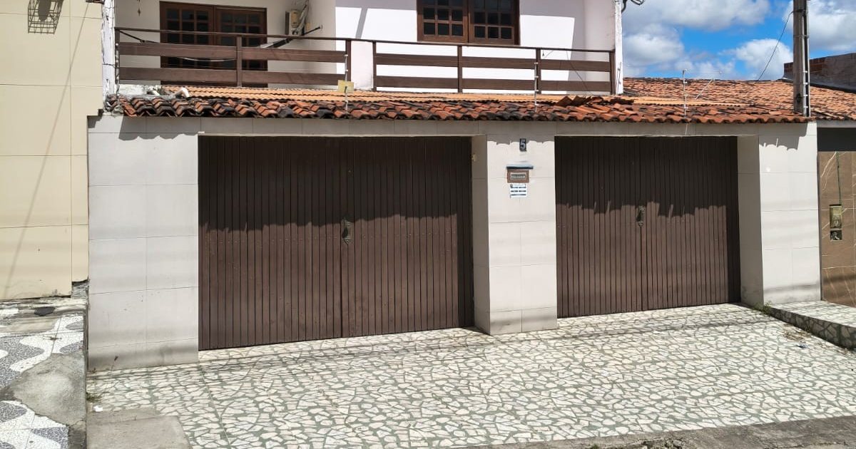 Casa ampla com 4 quartos e grande na Vila Kennedy – Caruaru – Caruaru/PE